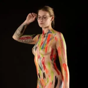 LenyaBoo beim Akt-Shooting „Latexfarbe“